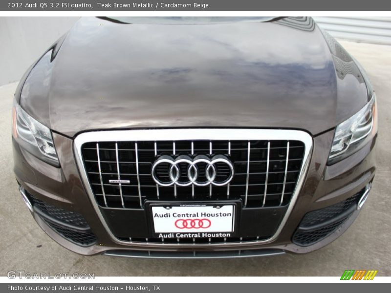 Teak Brown Metallic / Cardamom Beige 2012 Audi Q5 3.2 FSI quattro