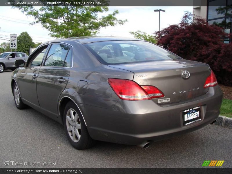 Phantom Gray Pearl / Light Gray 2005 Toyota Avalon XL