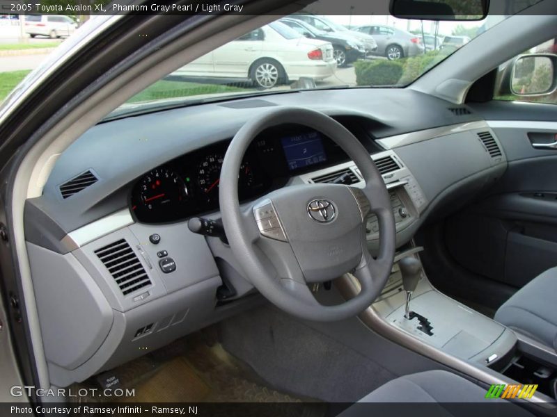 Phantom Gray Pearl / Light Gray 2005 Toyota Avalon XL