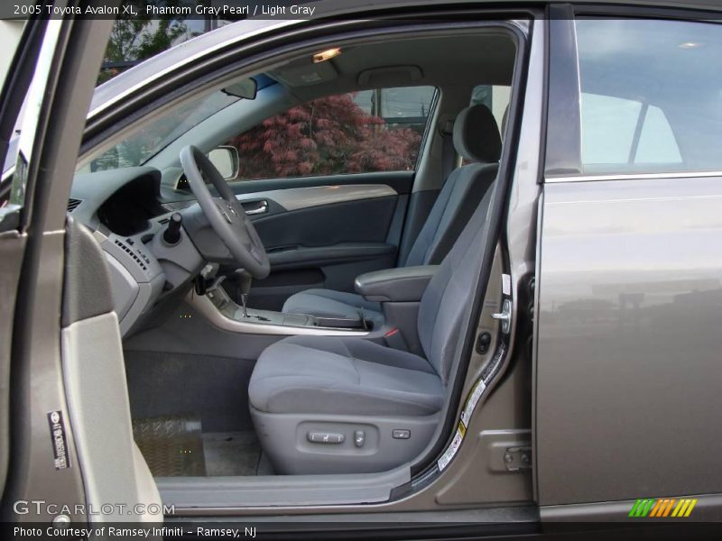 Phantom Gray Pearl / Light Gray 2005 Toyota Avalon XL