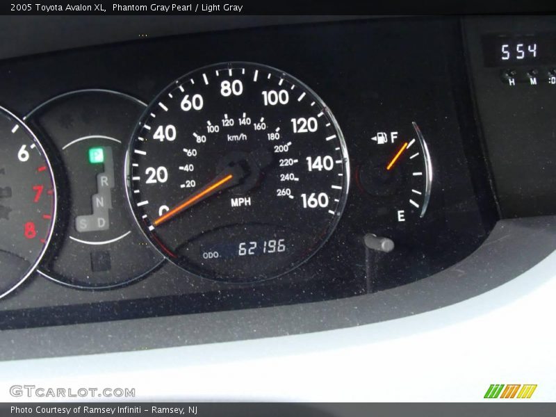 Phantom Gray Pearl / Light Gray 2005 Toyota Avalon XL