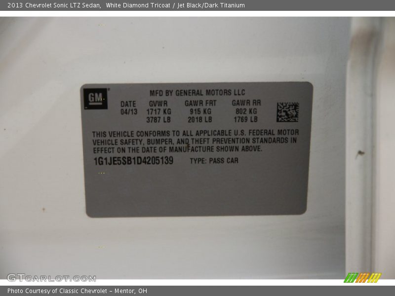 White Diamond Tricoat / Jet Black/Dark Titanium 2013 Chevrolet Sonic LTZ Sedan