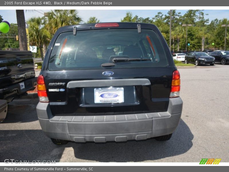 Black / Medium/Dark Pebble Beige 2005 Ford Escape XLS 4WD