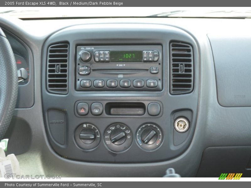 Black / Medium/Dark Pebble Beige 2005 Ford Escape XLS 4WD