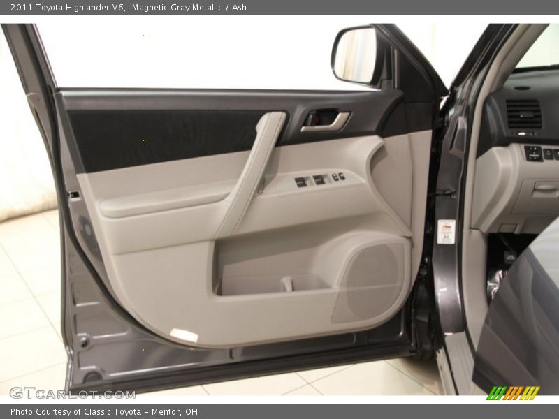 Magnetic Gray Metallic / Ash 2011 Toyota Highlander V6