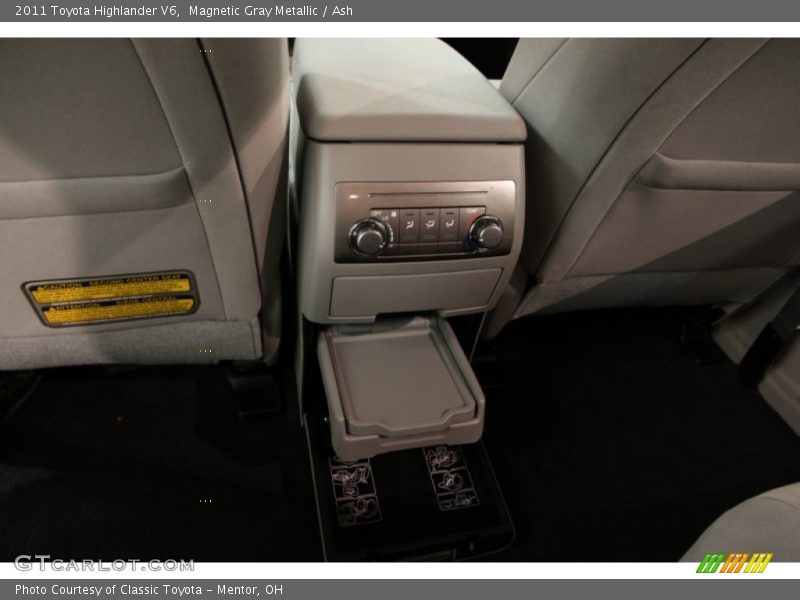 Magnetic Gray Metallic / Ash 2011 Toyota Highlander V6