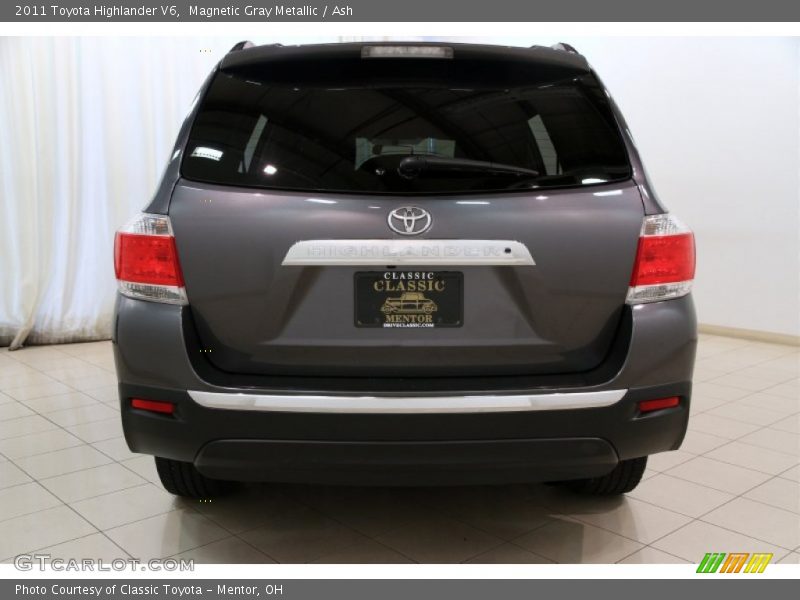 Magnetic Gray Metallic / Ash 2011 Toyota Highlander V6