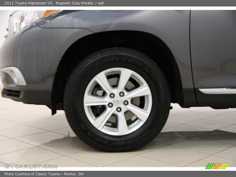 Magnetic Gray Metallic / Ash 2011 Toyota Highlander V6
