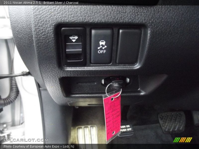 Brilliant Silver / Charcoal 2011 Nissan Altima 2.5 S