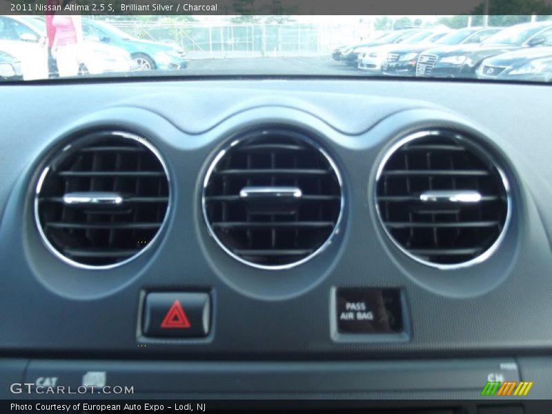 Brilliant Silver / Charcoal 2011 Nissan Altima 2.5 S