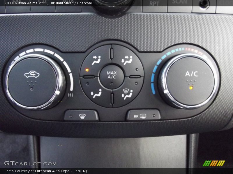 Brilliant Silver / Charcoal 2011 Nissan Altima 2.5 S