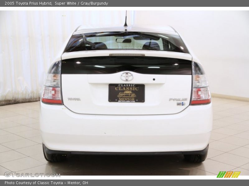 Super White / Gray/Burgundy 2005 Toyota Prius Hybrid