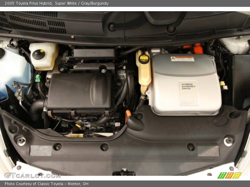 Super White / Gray/Burgundy 2005 Toyota Prius Hybrid