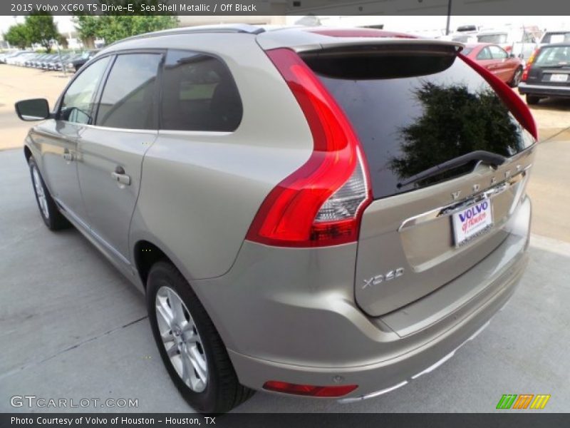 Sea Shell Metallic / Off Black 2015 Volvo XC60 T5 Drive-E
