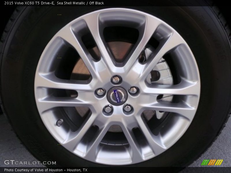 Sea Shell Metallic / Off Black 2015 Volvo XC60 T5 Drive-E
