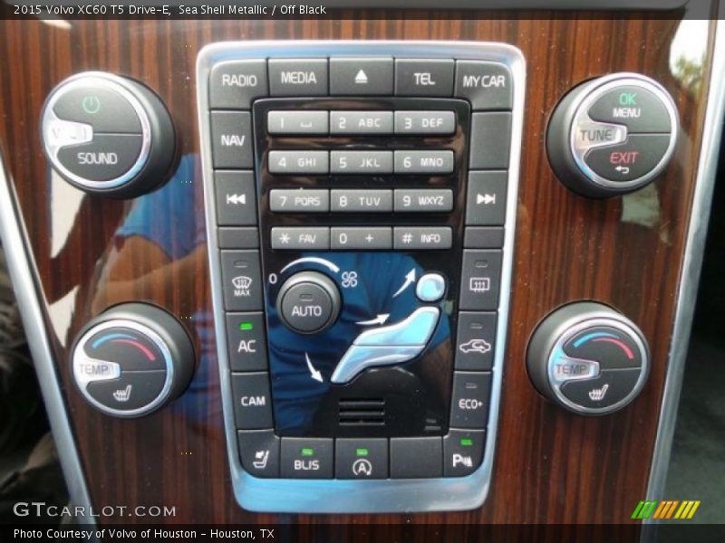 Sea Shell Metallic / Off Black 2015 Volvo XC60 T5 Drive-E