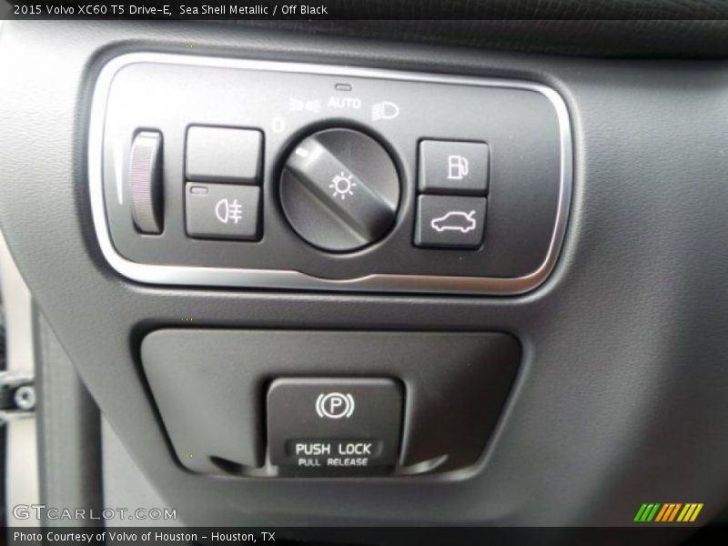 Sea Shell Metallic / Off Black 2015 Volvo XC60 T5 Drive-E