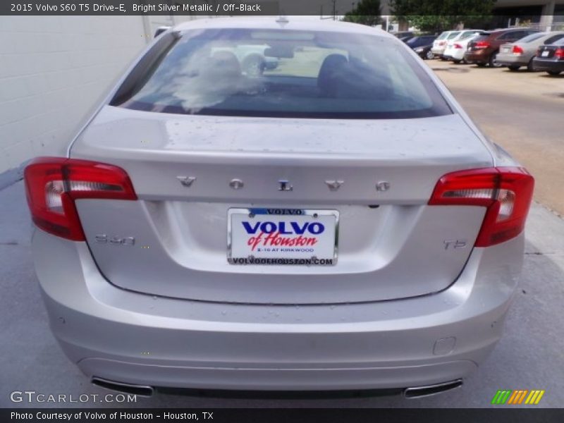 Bright Silver Metallic / Off-Black 2015 Volvo S60 T5 Drive-E