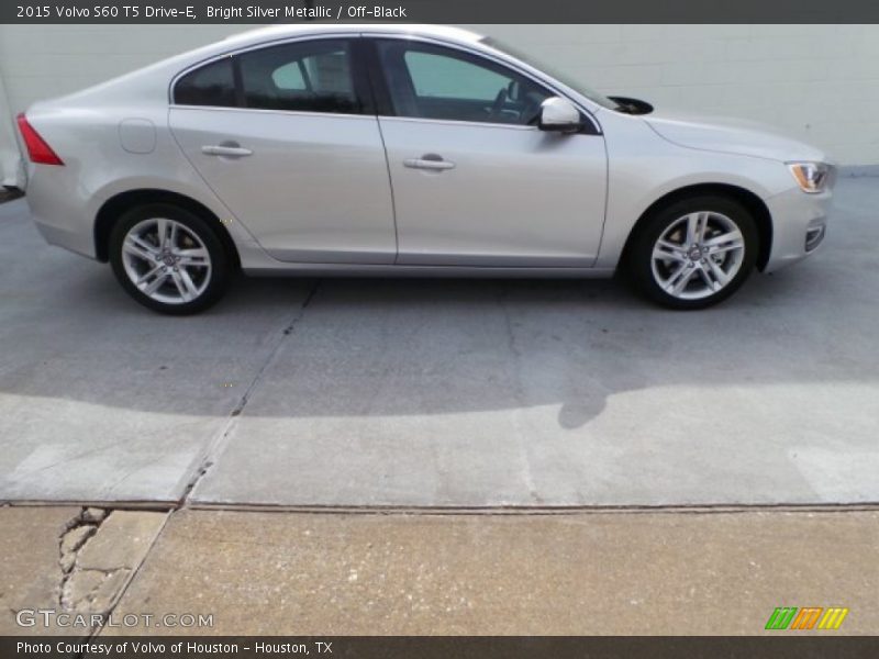 Bright Silver Metallic / Off-Black 2015 Volvo S60 T5 Drive-E