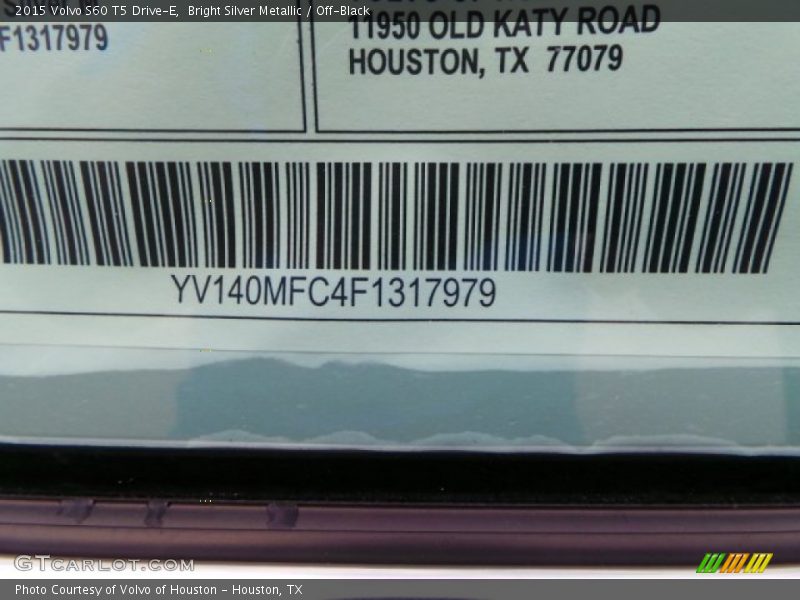 Bright Silver Metallic / Off-Black 2015 Volvo S60 T5 Drive-E