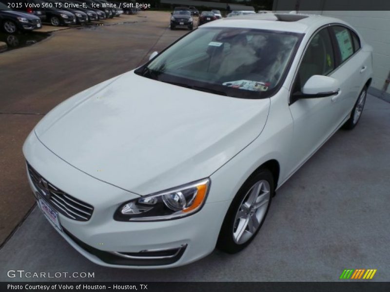 Ice White / Soft Beige 2015 Volvo S60 T5 Drive-E
