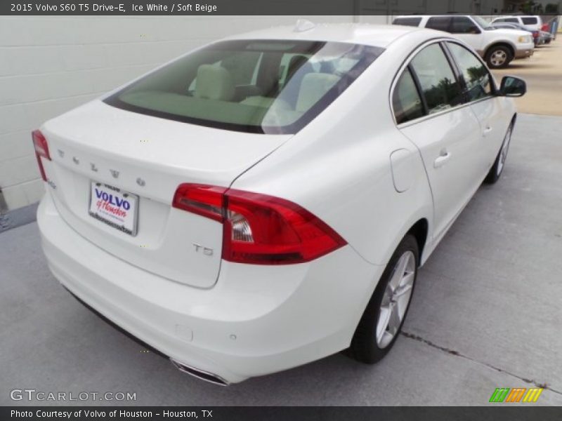 Ice White / Soft Beige 2015 Volvo S60 T5 Drive-E