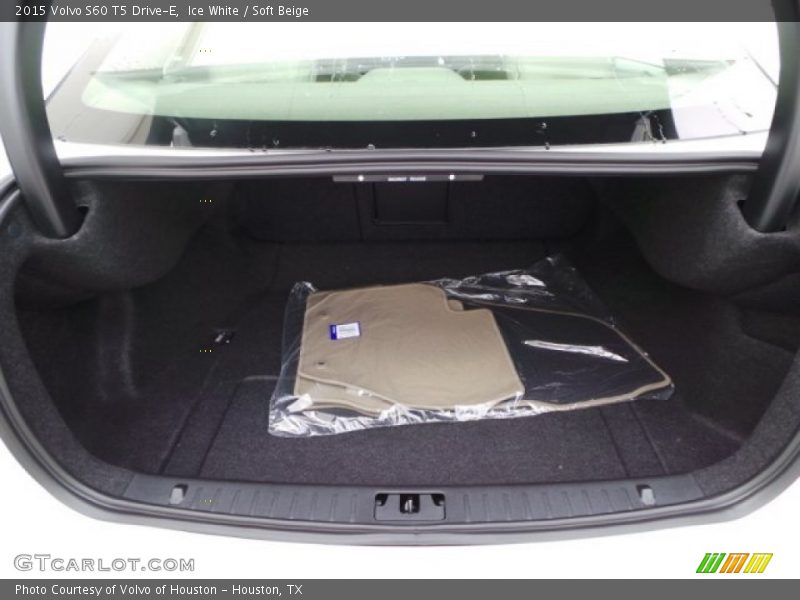 Ice White / Soft Beige 2015 Volvo S60 T5 Drive-E