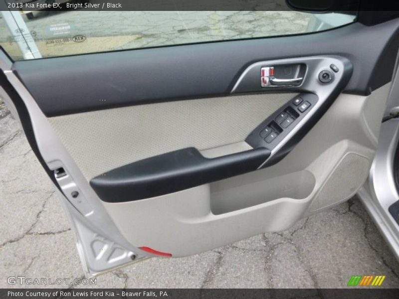 Bright Silver / Black 2013 Kia Forte EX