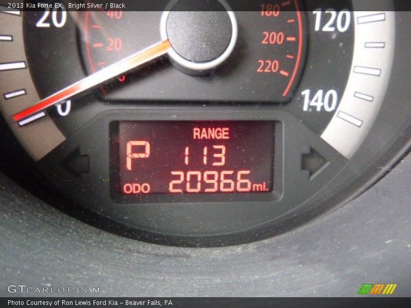 Bright Silver / Black 2013 Kia Forte EX