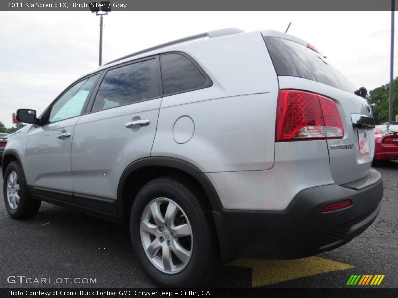 Bright Silver / Gray 2011 Kia Sorento LX