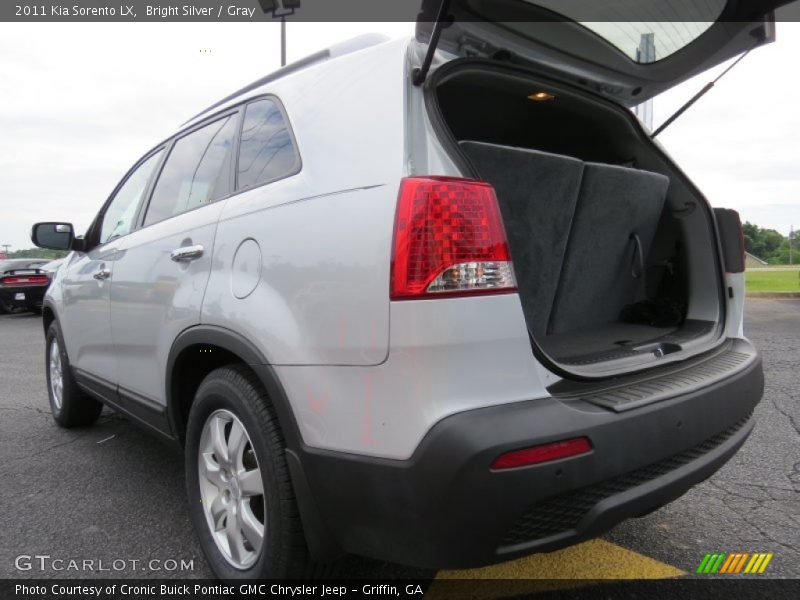 Bright Silver / Gray 2011 Kia Sorento LX