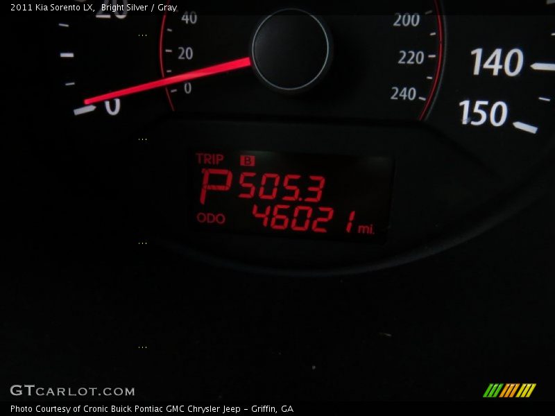 Bright Silver / Gray 2011 Kia Sorento LX