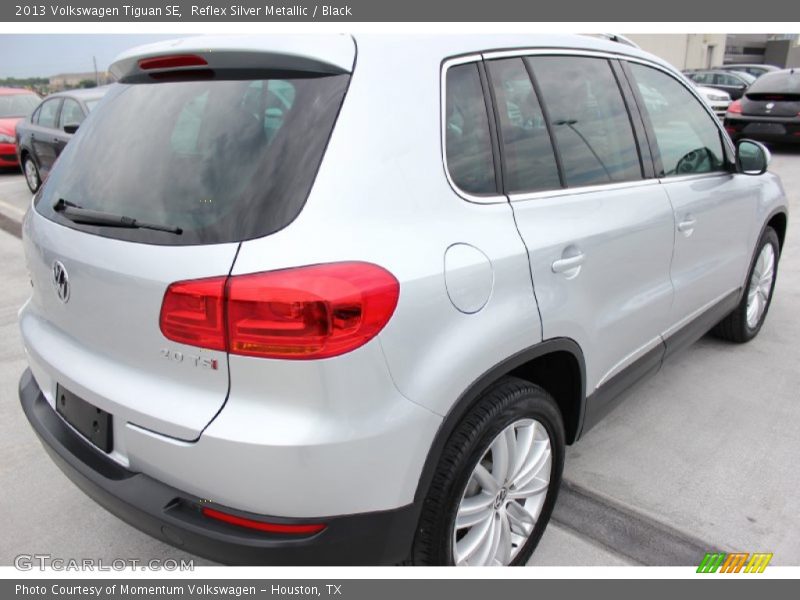 Reflex Silver Metallic / Black 2013 Volkswagen Tiguan SE