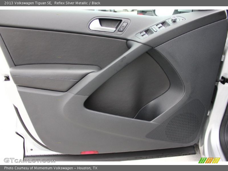 Reflex Silver Metallic / Black 2013 Volkswagen Tiguan SE