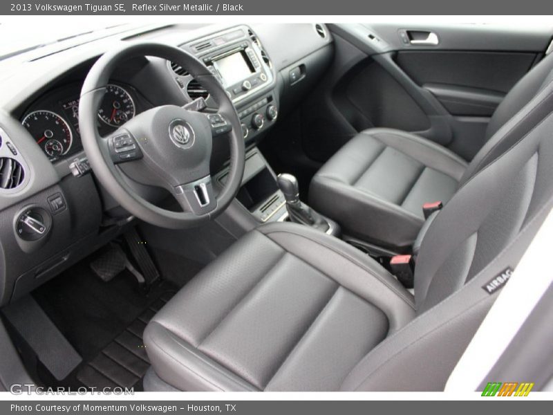 Reflex Silver Metallic / Black 2013 Volkswagen Tiguan SE