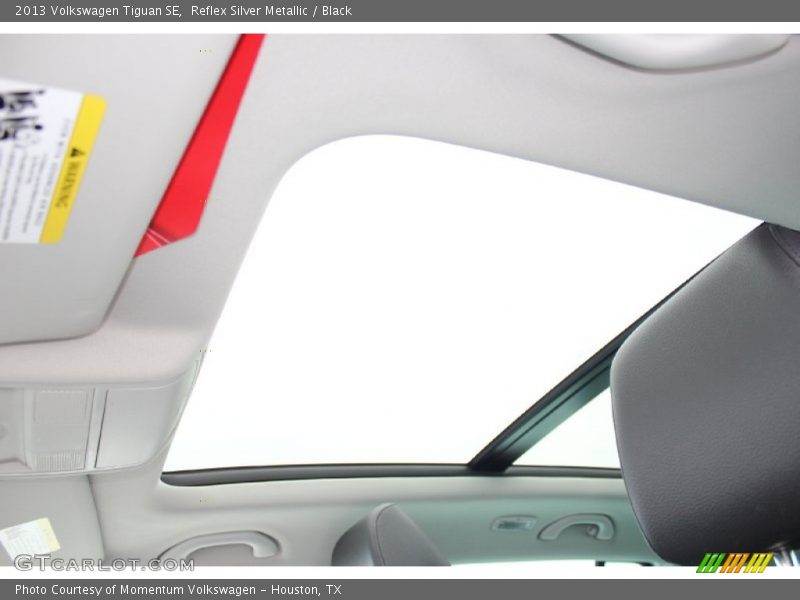 Reflex Silver Metallic / Black 2013 Volkswagen Tiguan SE