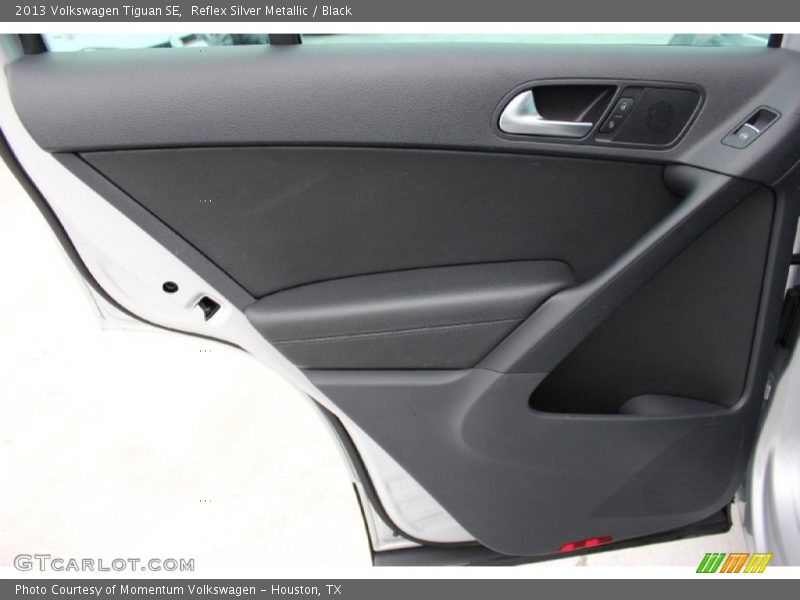 Reflex Silver Metallic / Black 2013 Volkswagen Tiguan SE