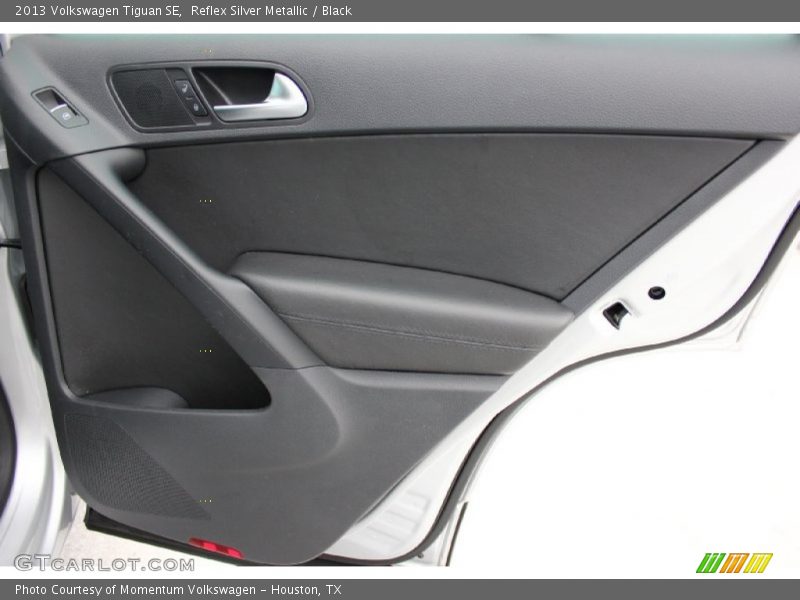 Reflex Silver Metallic / Black 2013 Volkswagen Tiguan SE