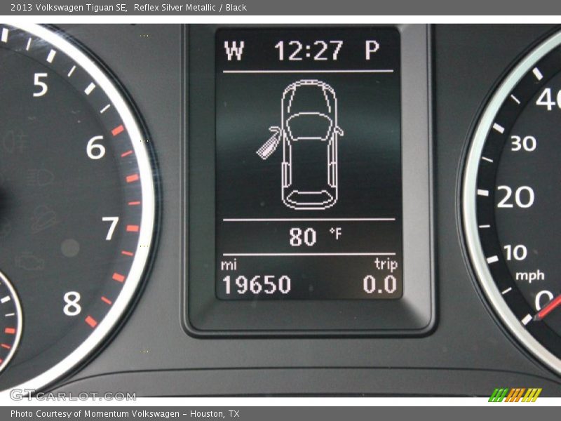 Reflex Silver Metallic / Black 2013 Volkswagen Tiguan SE