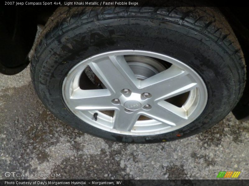 Light Khaki Metallic / Pastel Pebble Beige 2007 Jeep Compass Sport 4x4