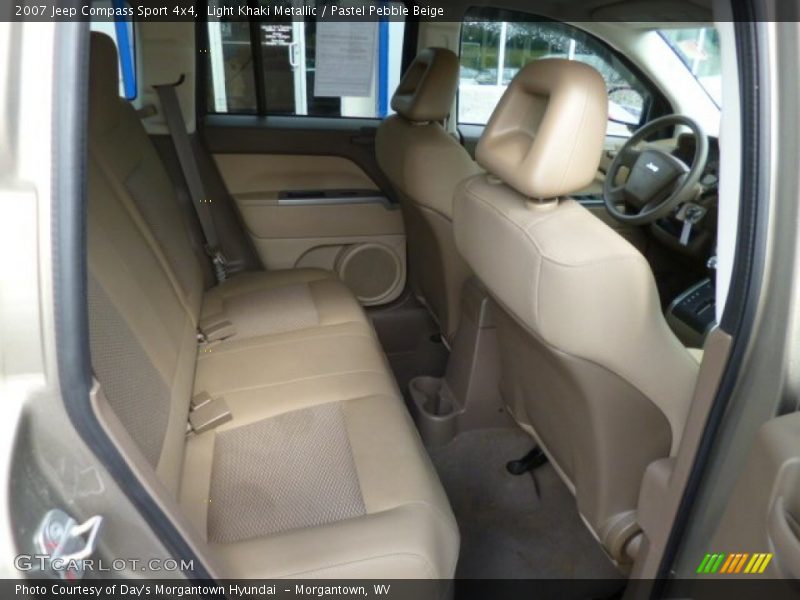Light Khaki Metallic / Pastel Pebble Beige 2007 Jeep Compass Sport 4x4