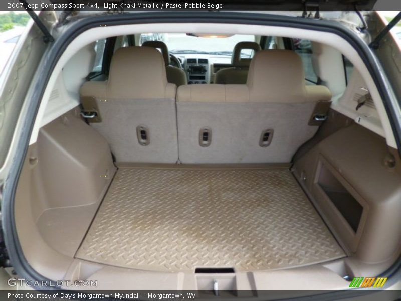 Light Khaki Metallic / Pastel Pebble Beige 2007 Jeep Compass Sport 4x4
