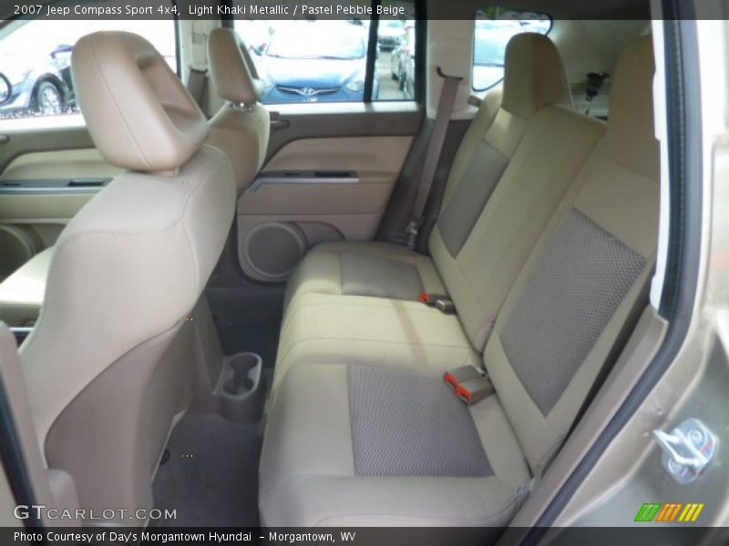 Light Khaki Metallic / Pastel Pebble Beige 2007 Jeep Compass Sport 4x4