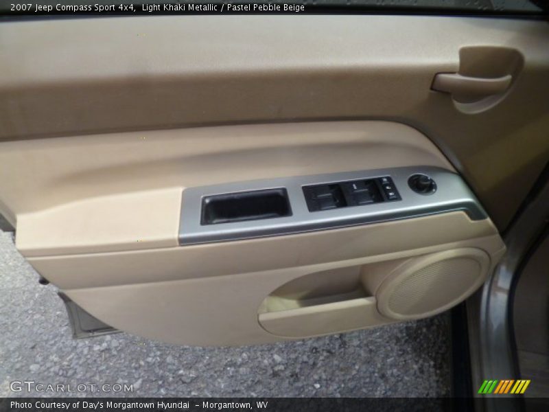 Light Khaki Metallic / Pastel Pebble Beige 2007 Jeep Compass Sport 4x4