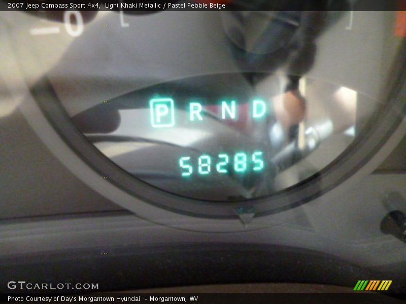 Light Khaki Metallic / Pastel Pebble Beige 2007 Jeep Compass Sport 4x4