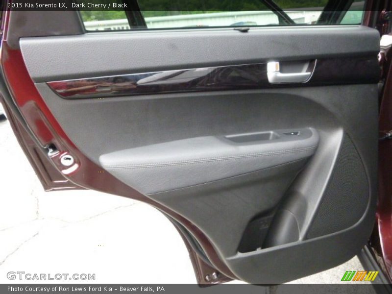 Dark Cherry / Black 2015 Kia Sorento LX