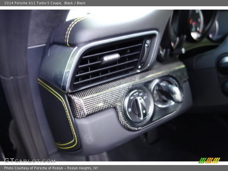 Controls of 2014 911 Turbo S Coupe