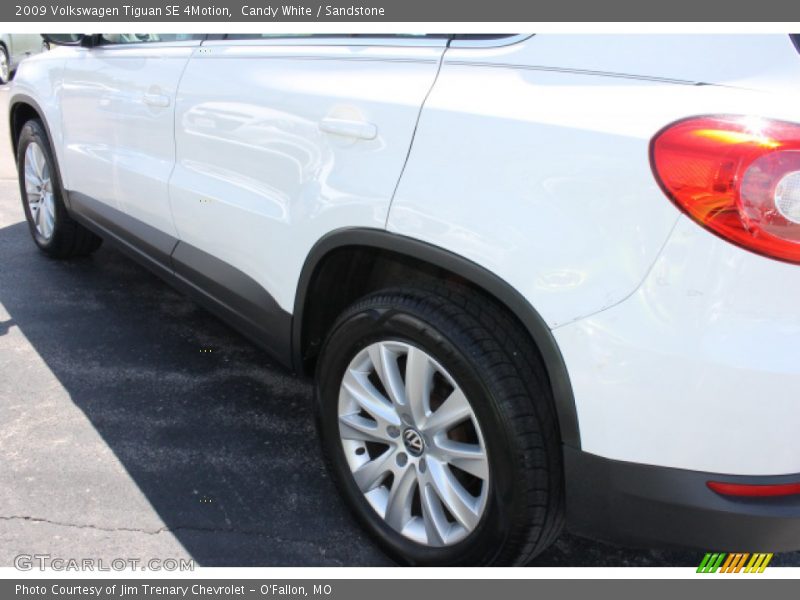 Candy White / Sandstone 2009 Volkswagen Tiguan SE 4Motion