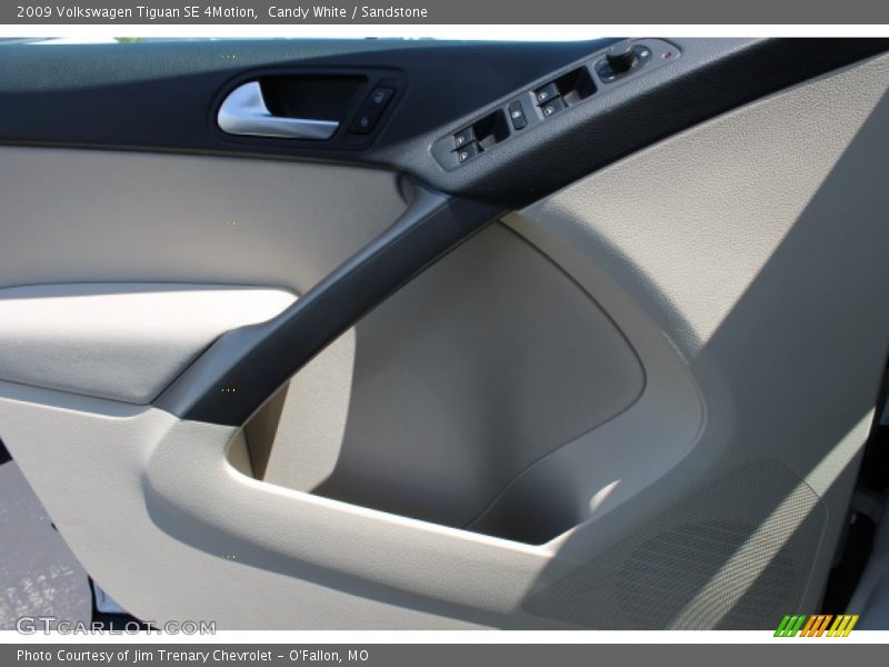 Candy White / Sandstone 2009 Volkswagen Tiguan SE 4Motion