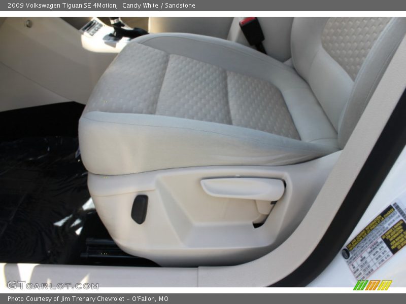Candy White / Sandstone 2009 Volkswagen Tiguan SE 4Motion